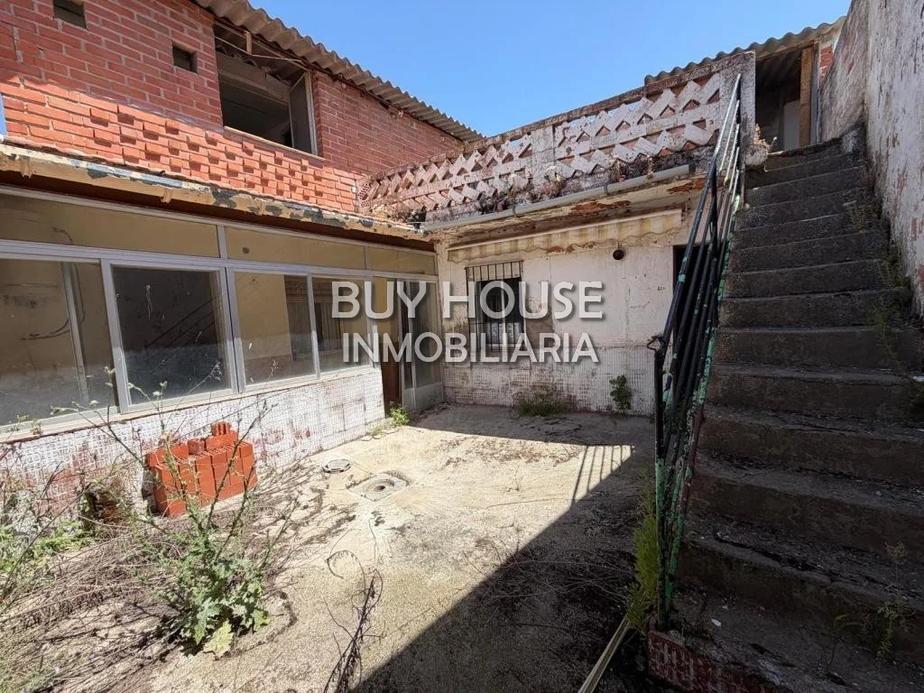 Single-level Gerindote chalet, five bedrooms