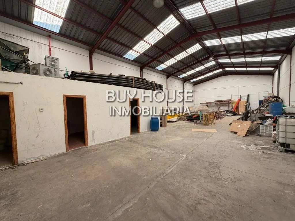 Industrial warehouse in Yeles, 314 m²