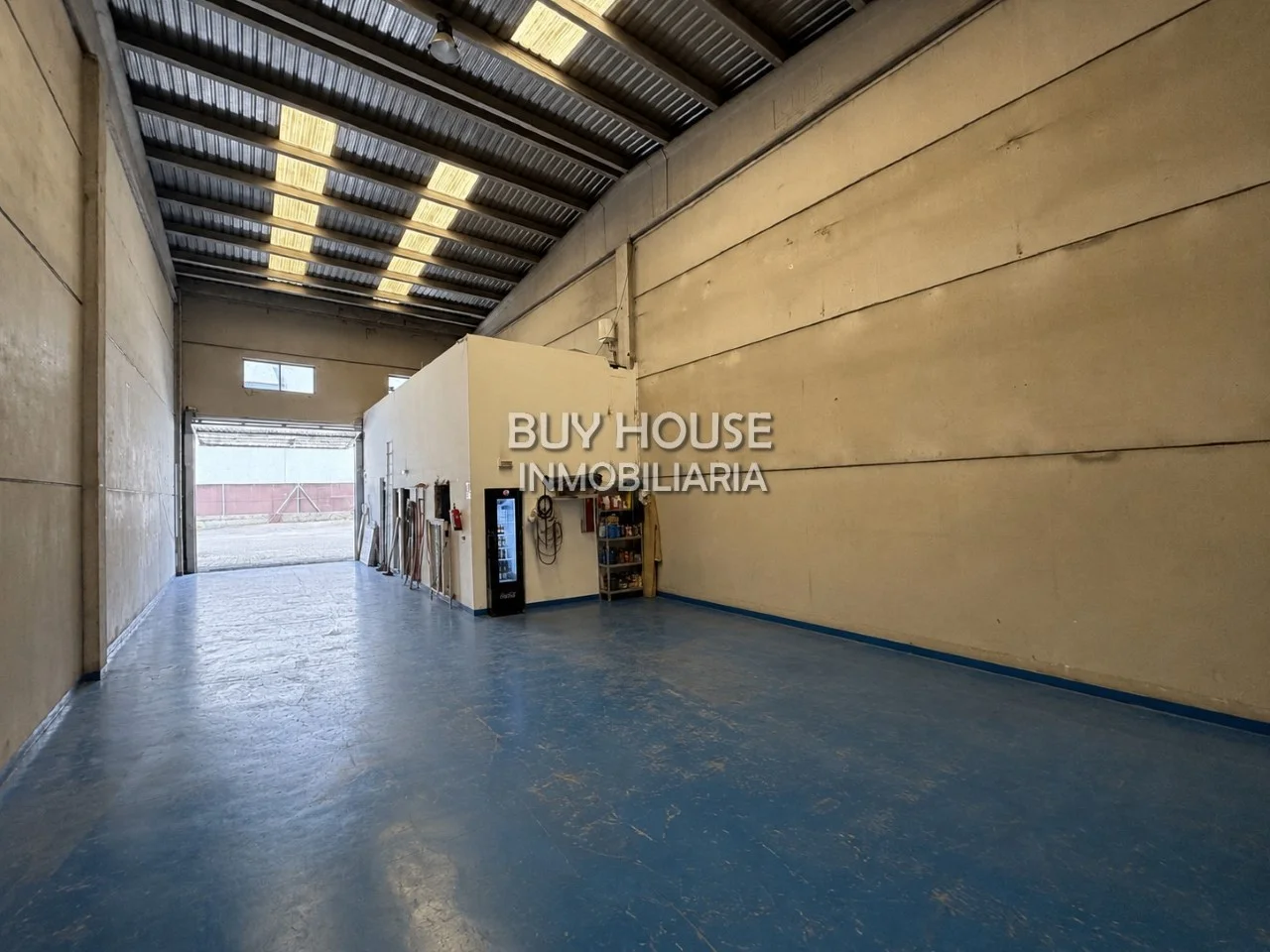Illescas industrial warehouse with 250 m²