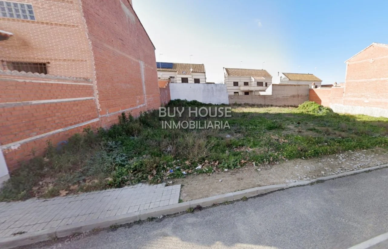 290 m² developable plot near Alameda