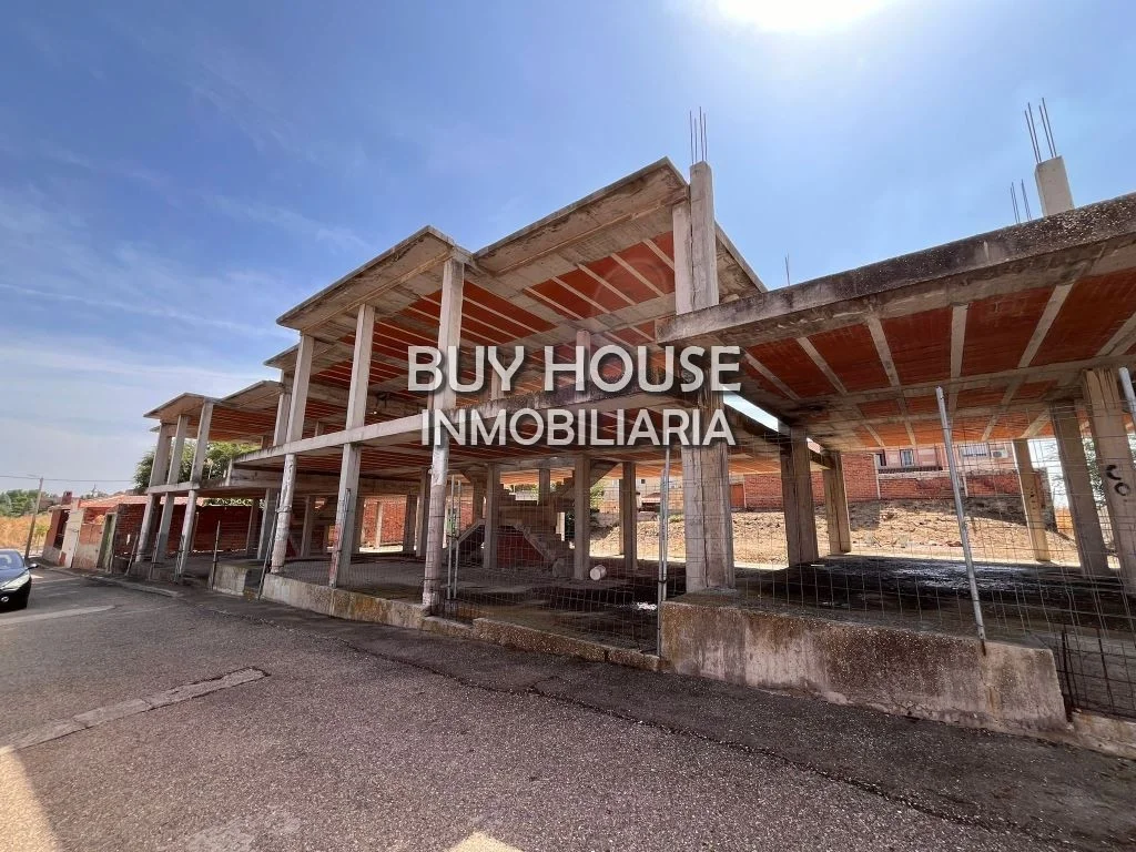 Promoción de seis chalets en Pantoja
