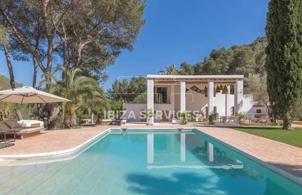 Luxury villa near Ibiza Town, five bedrooms