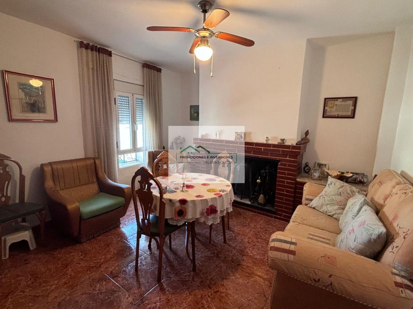 Furnished three-bedroom house with terrace