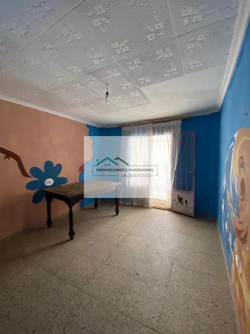 Reformable house in Iniesta, 94 m²
