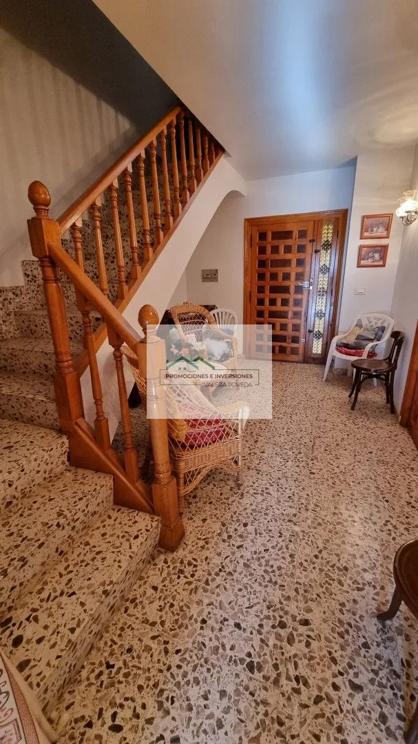 Casa amplia en Las Mesas con patio