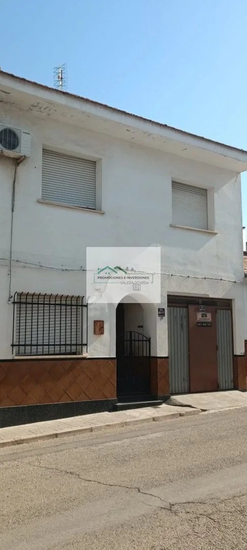Two-storey house in Mota del Cuervo