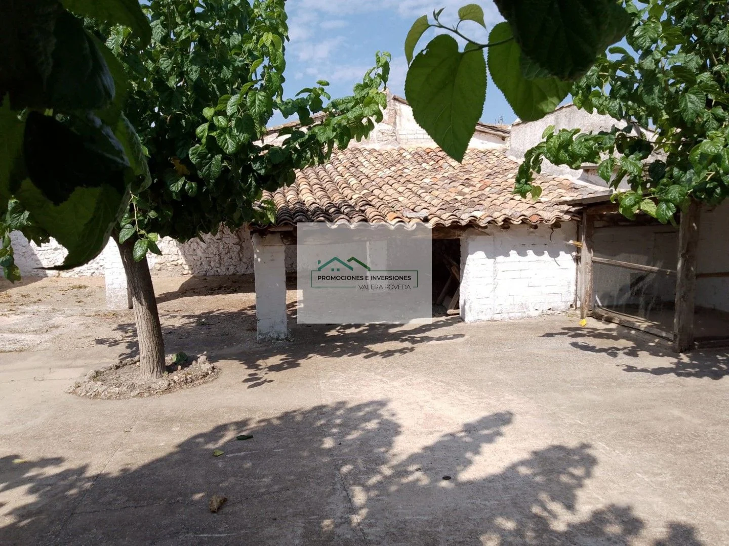 Large four-bedroom house in Cuenca