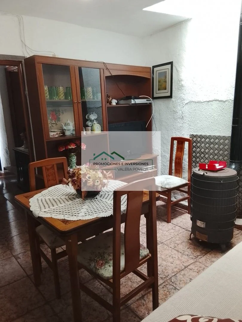 Three-bedroom fixer-upper in Valhermoso