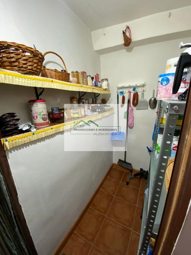 Good-condition house near Cuenca, 4 bedrooms