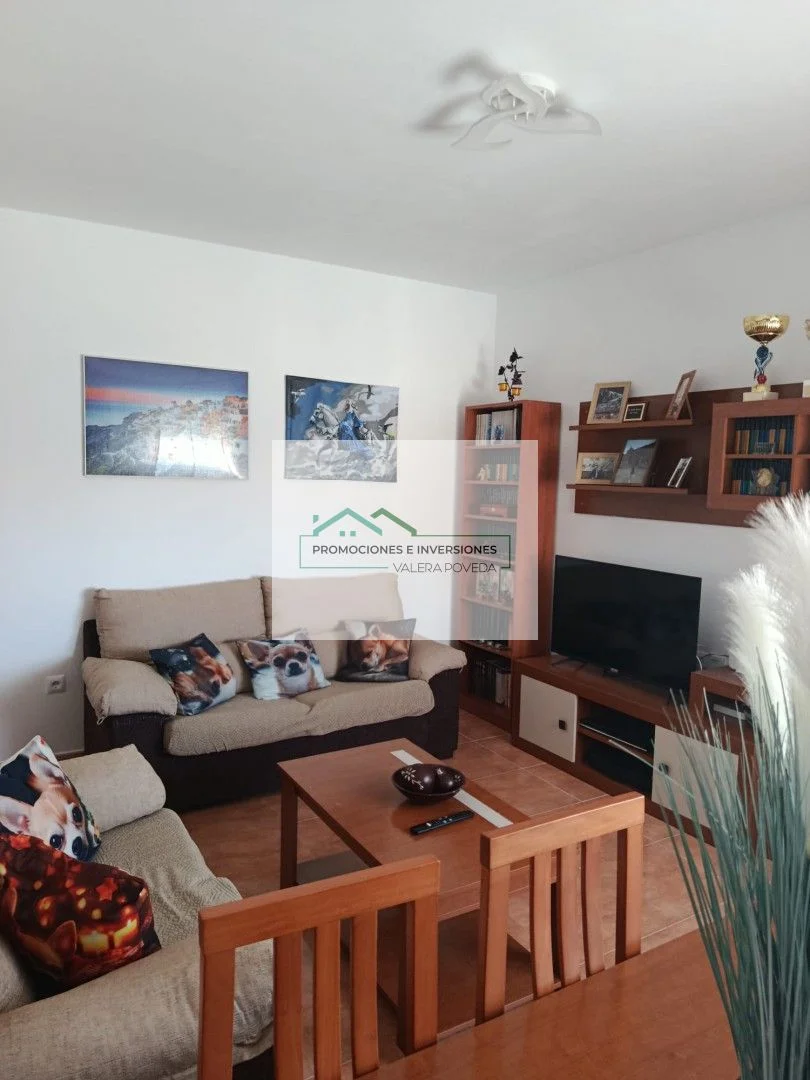 Five-bedroom house with bare ownership