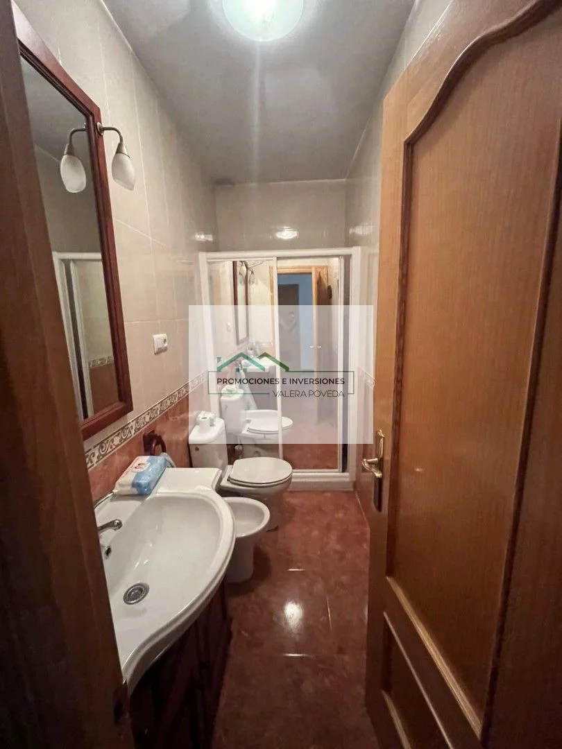 Furnished four-bedroom chalet in La Almarcha
