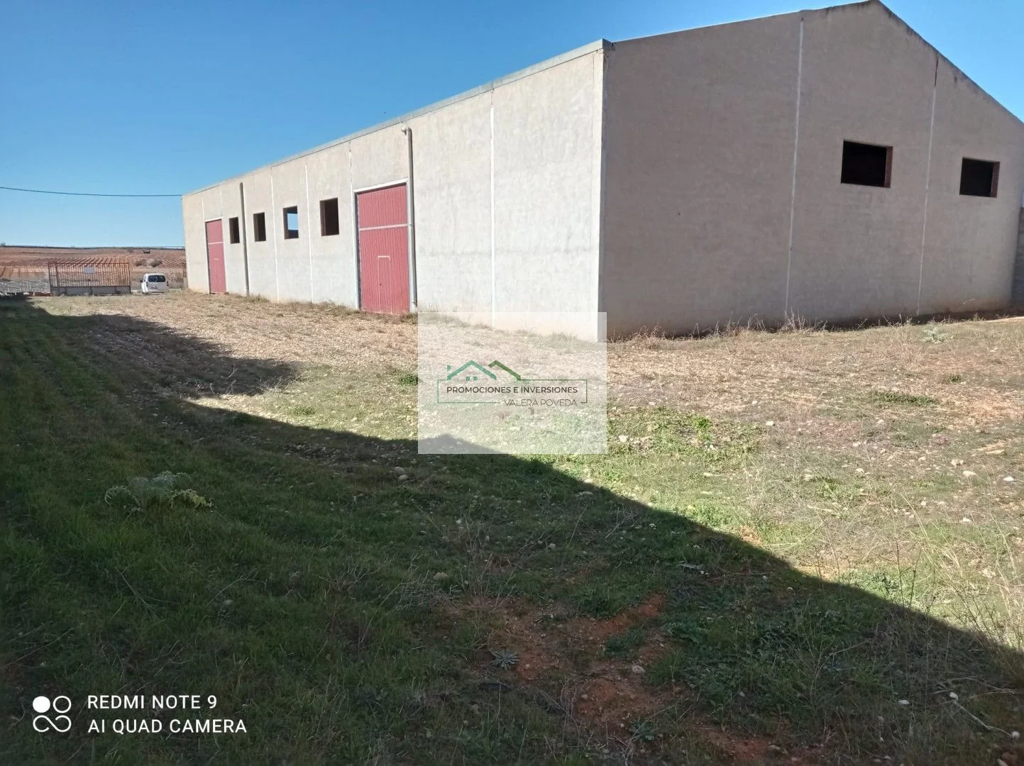 Nave industrial con parcela de 2.390 m²