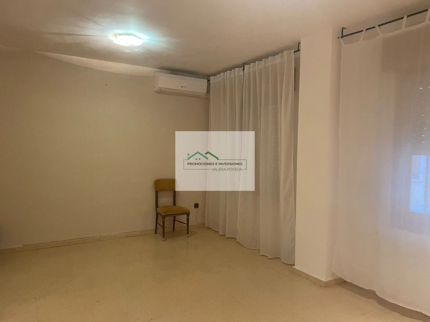 Ground-floor Iniesta flat, three bedrooms