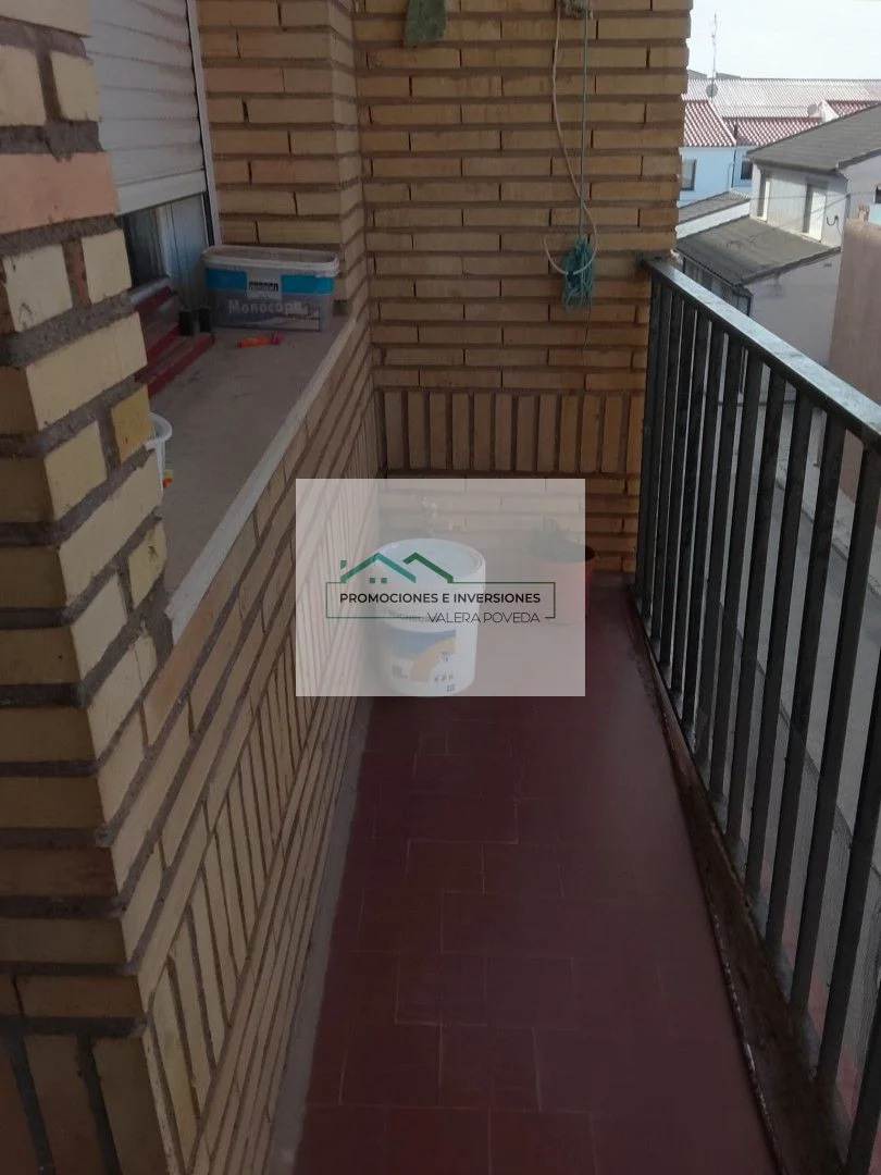 Four-bedroom renovation flat in Motilla