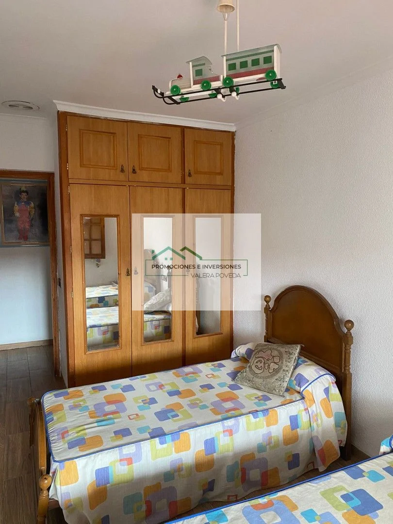 Bright four-bedroom flat with terrace