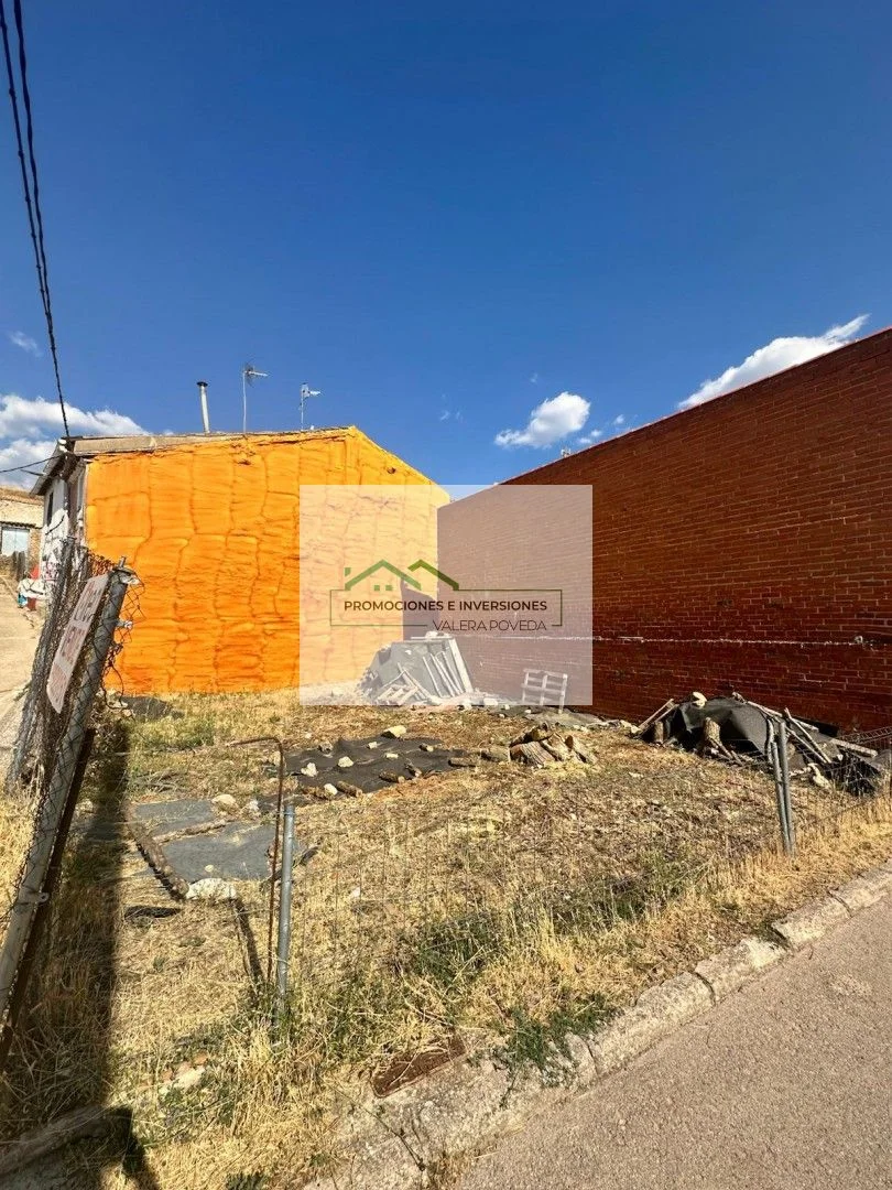 Parcela urbana en Mohorte con servicios