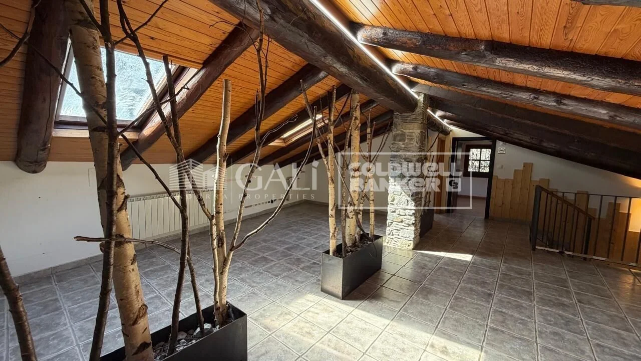 Reformed La Massana house, five bedrooms