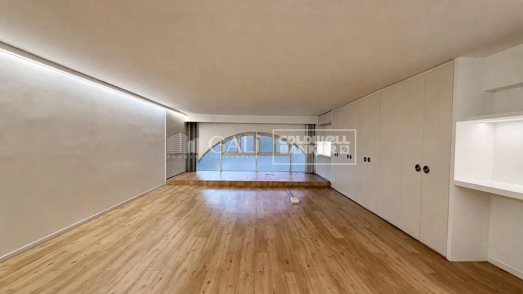 Renovated office in Andorra centre