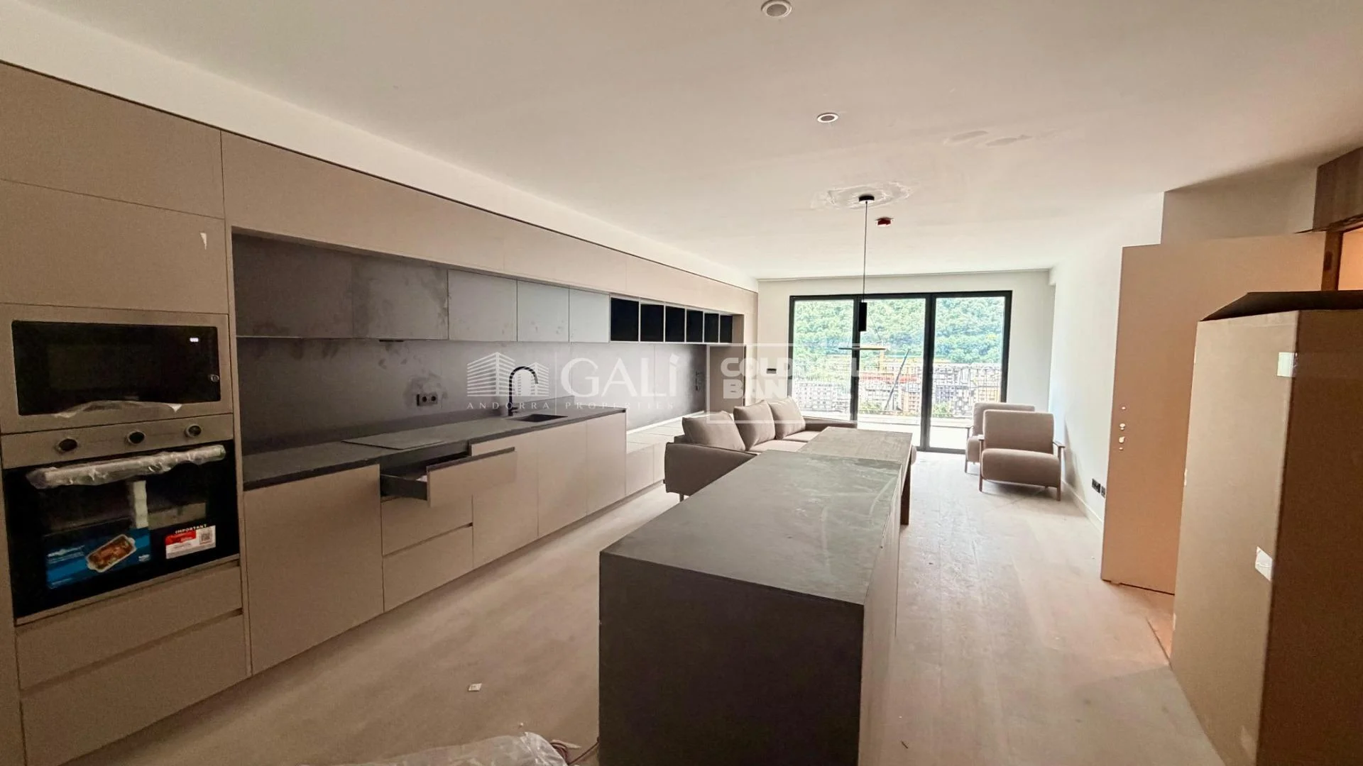 Premium seventh-floor apartment, three bedrooms