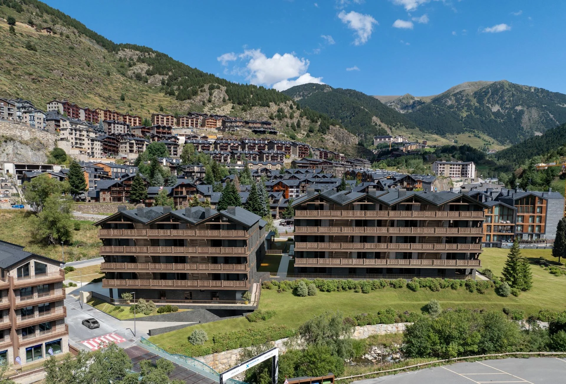 New-build ski-in flat, three bedrooms