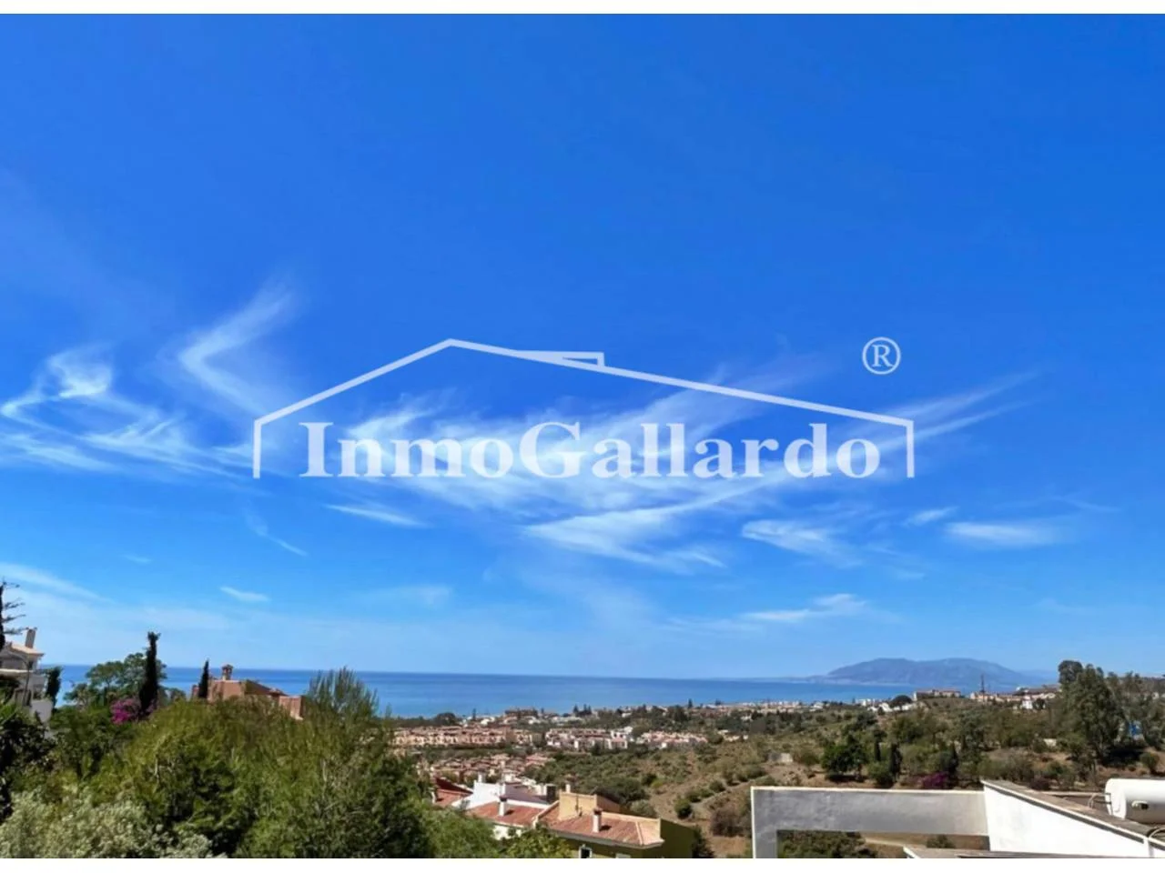 Sea-view penthouse in Chilches, 2-bed