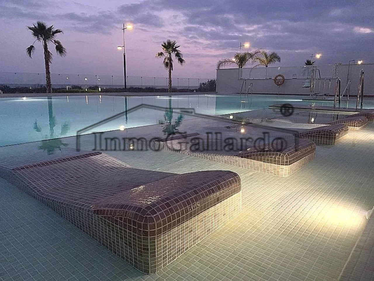 Beachfront penthouse in Torrox Costa