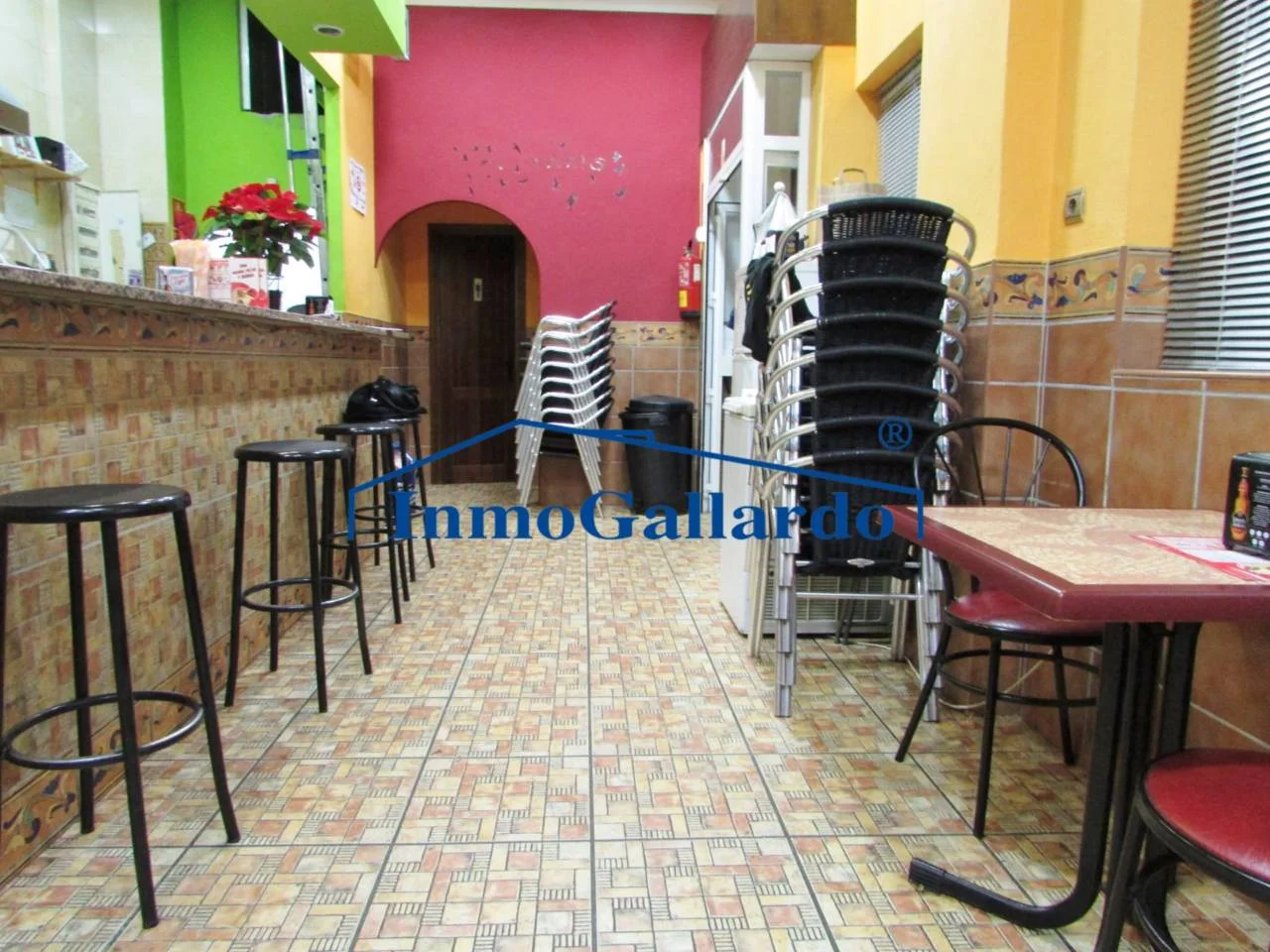 Central restaurant premises with terrace