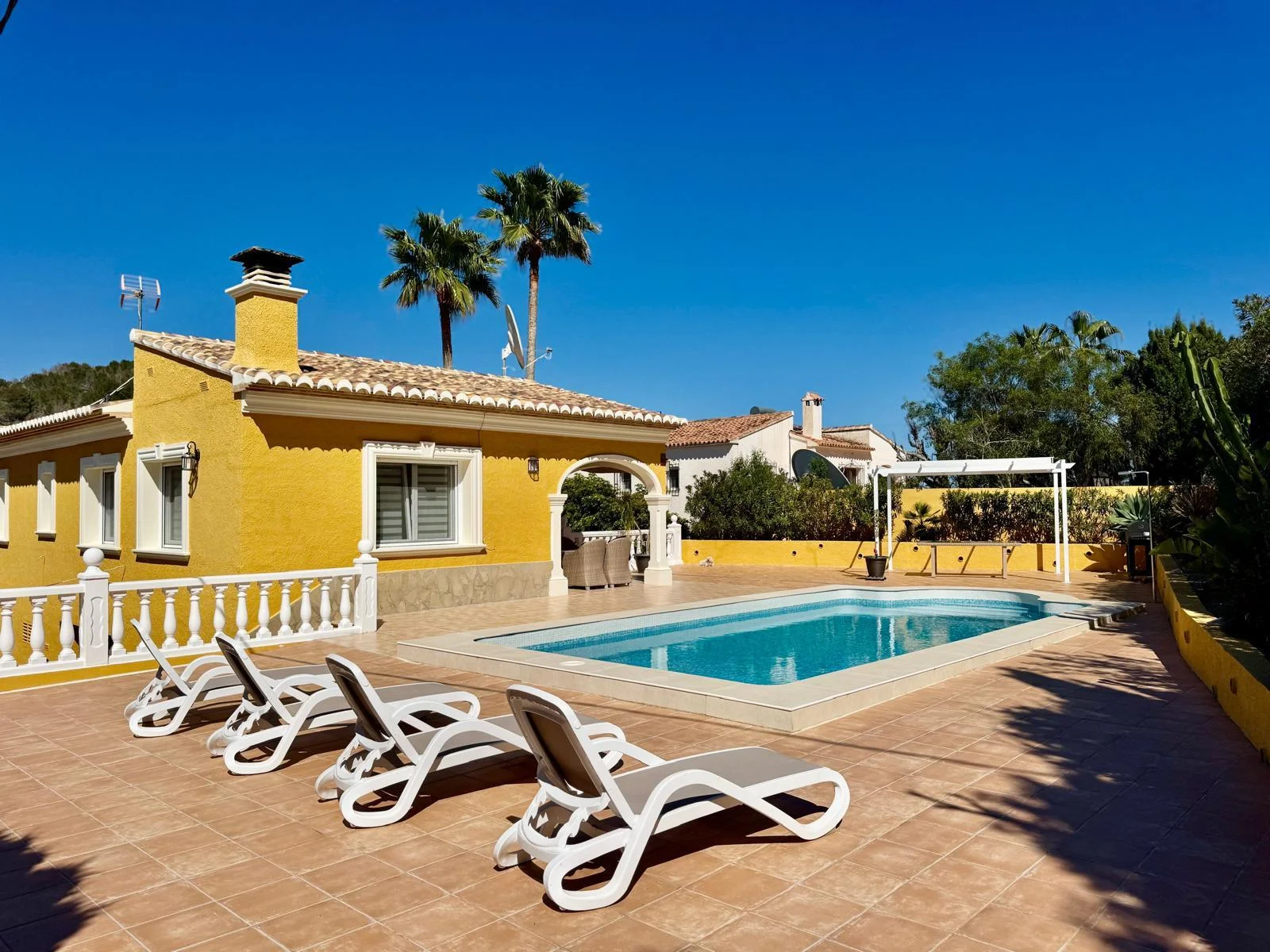 Villa reformada en Calpe con piscina privada