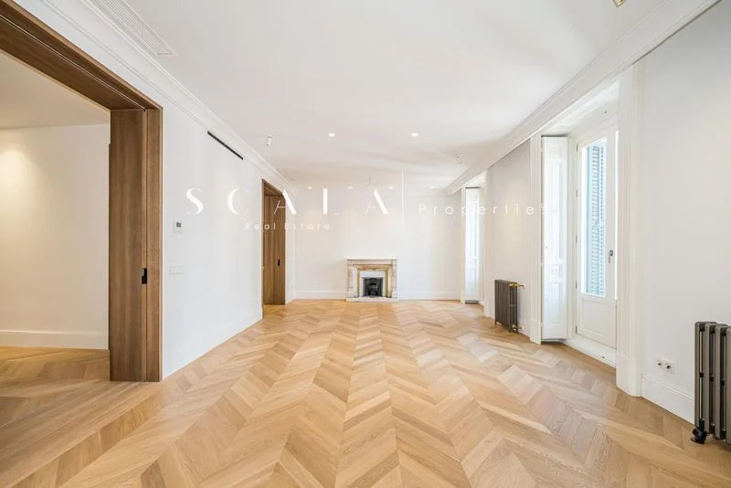 New Madrid flat, 3 bedrooms, 304m²