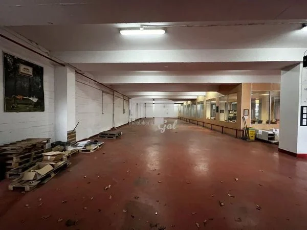 Nave equipada en Estrobo, Redondela