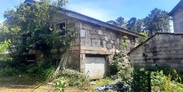 Independent chalet with 2,200 m² plot