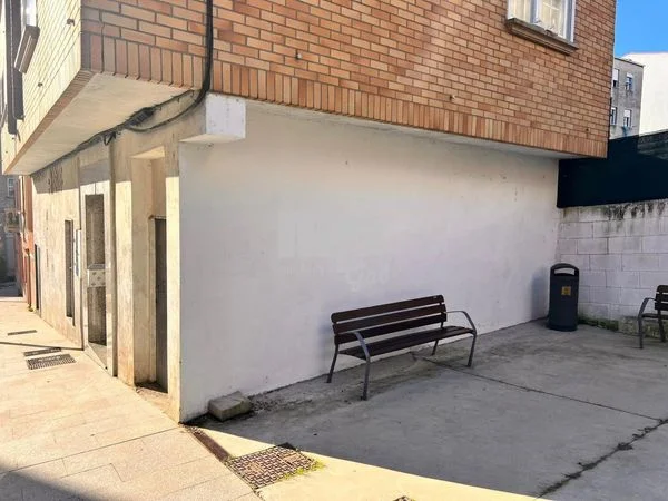 Two-floor commercial unit in Calvario