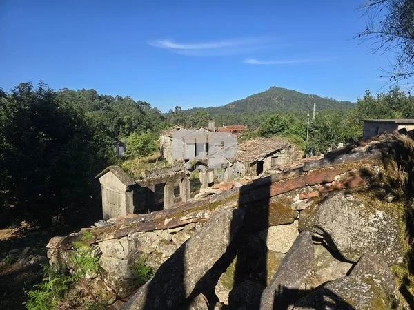 Casa rural para rehabilitar con parcela de 1.574 m²