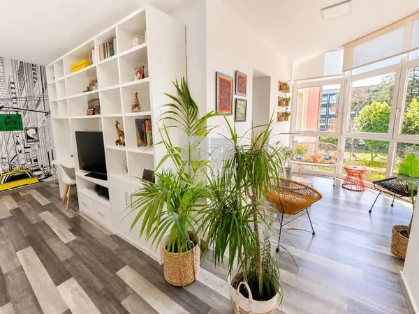 Reformed Gran Vía flat, four bedrooms