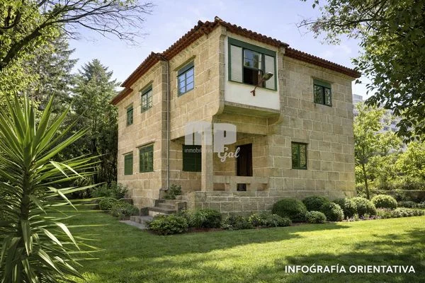 Casa de piedra con potencial urbano flexible