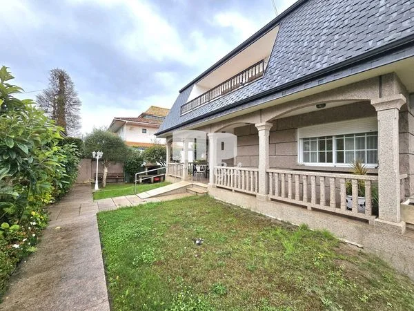 Independent chalet near beach, six bedrooms
