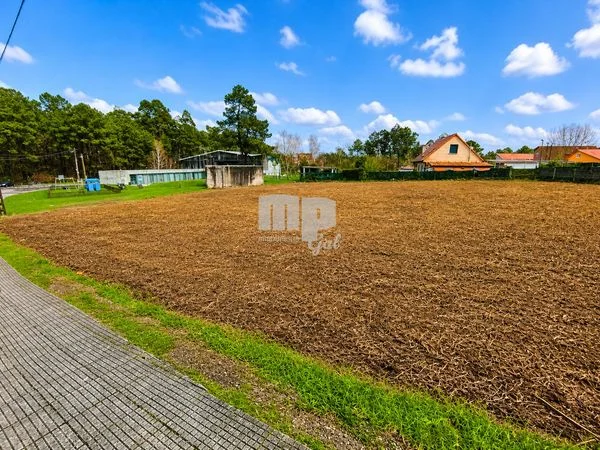 Solar urbano cerca de Mos, 1.870 m²