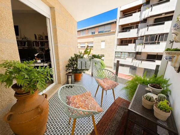 Piso reformado en Vigo, 161 m²