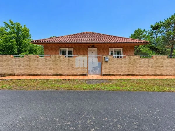 Rural house with expansion potential