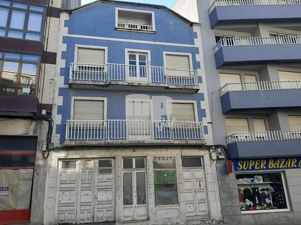 Edificio mixto céntrico con 6 viviendas