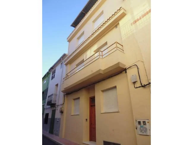 Gran casa en Benilloba con siete dormitorios