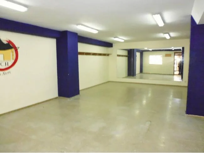 Local comercial en Sta Rosa, dos baños