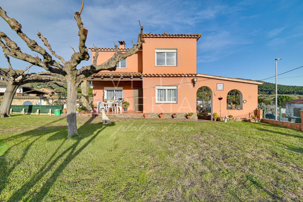 Renovated villa with 5 bedrooms