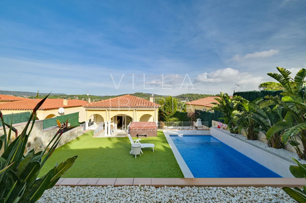 Villa cerca de Platja d'Aro con piscina