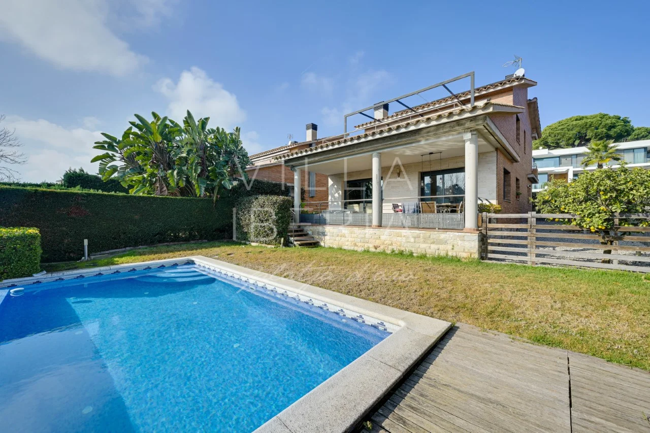 Villa en Costa Brava con piscina privada