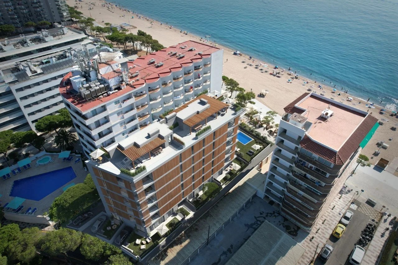 Apartamento nuevo en primera línea, 3 dormitorios