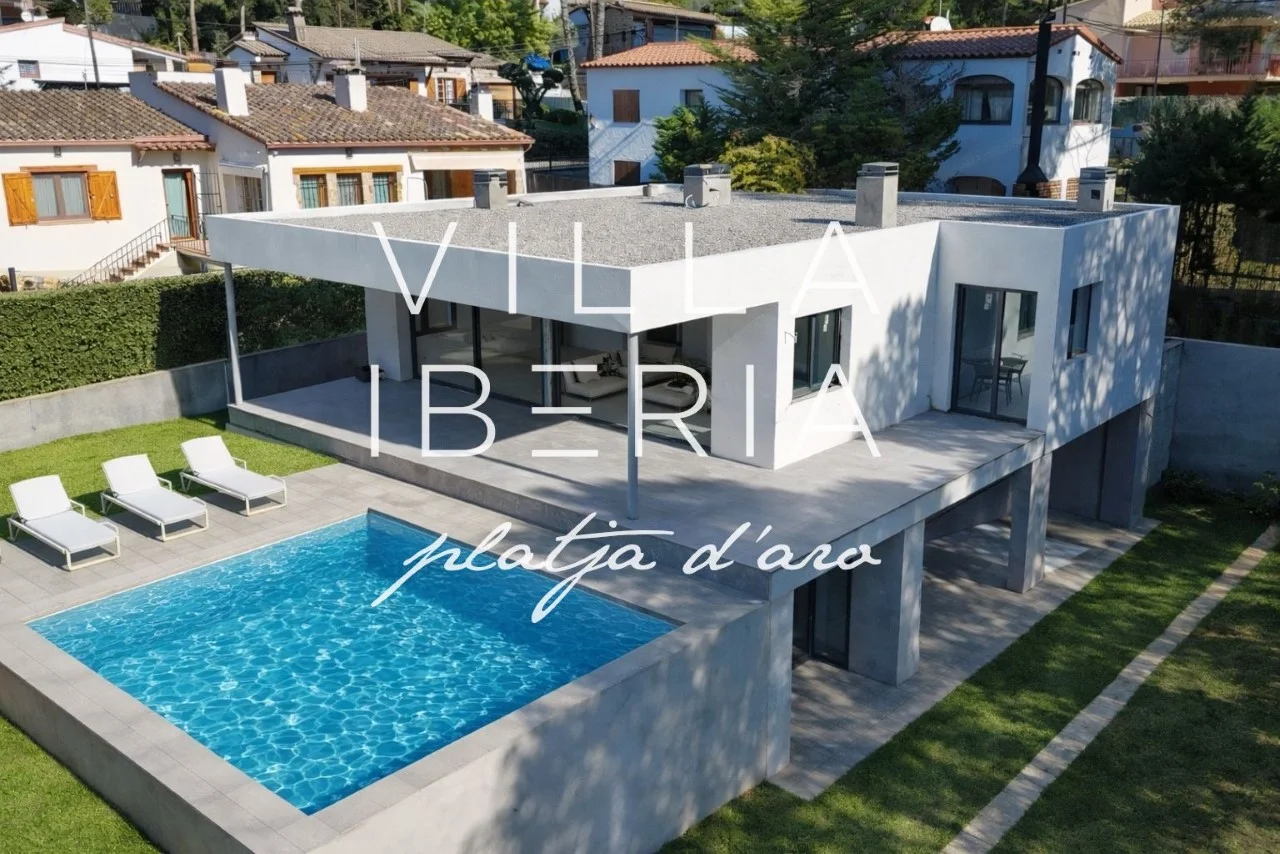 Chalet nuevo de cinco dormitorios en Mas Ambrós