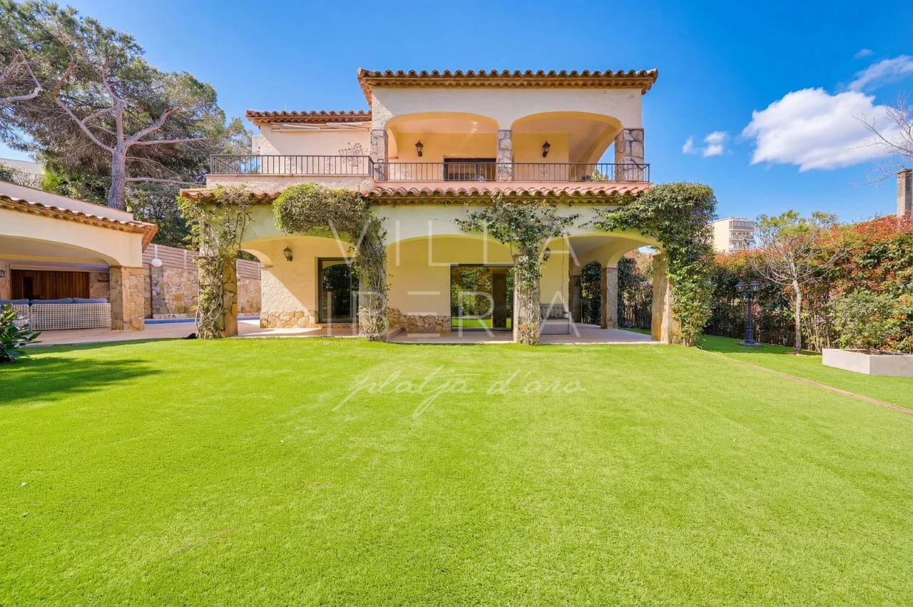 Central Platja d'Aro villa, 5 bedrooms