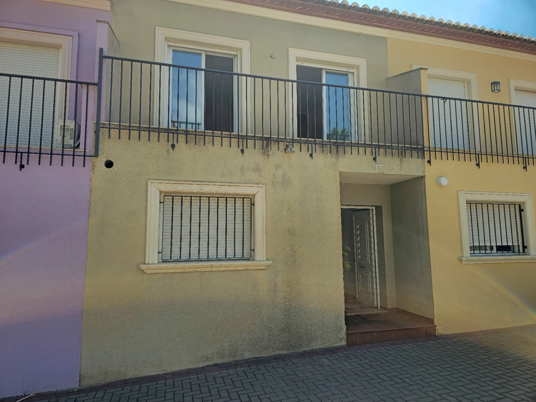 Three-bedroom townhouse with communal pool