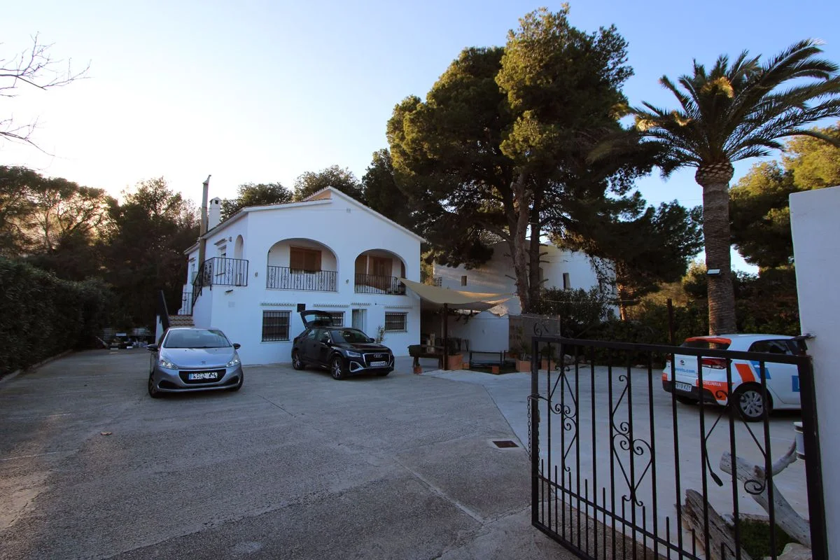 Two-unit villa near Las Rotas coves